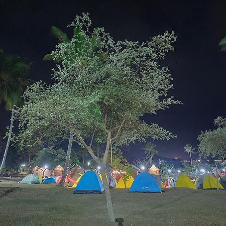 Beach Camp Lombok Sekotong Luaran gambar
