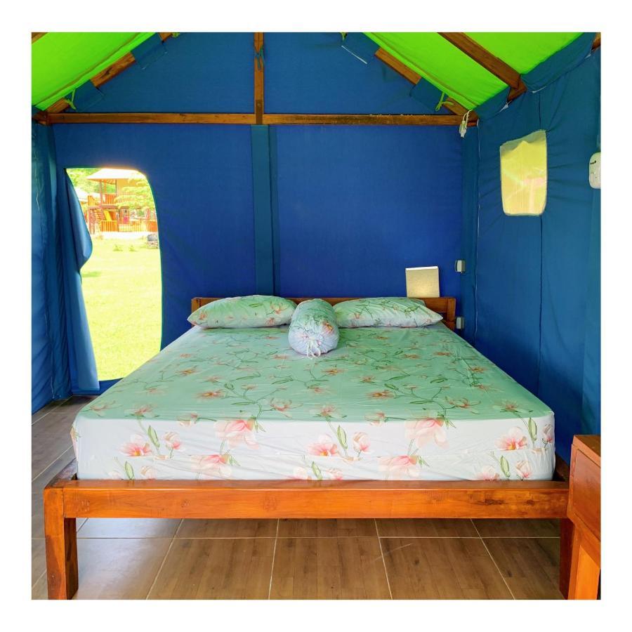 Beach Camp Lombok Sekotong Luaran gambar
